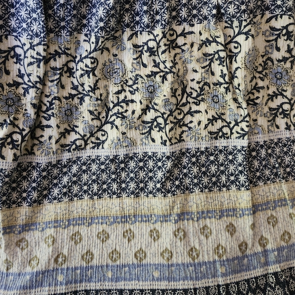 Bohemian Blue and Cream Maternity Top - Picture 3 of 3